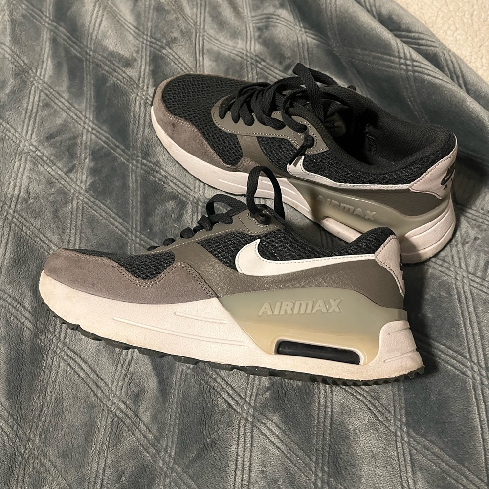 Men’s Nike Air Max size 8